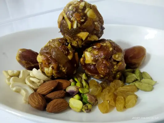 Dry Fruit Laddu