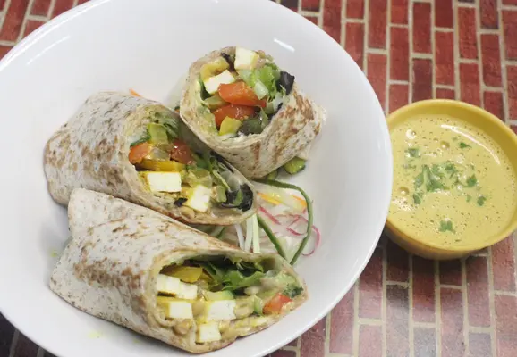 Tofu Satay wrap with peppers and peanut sauce